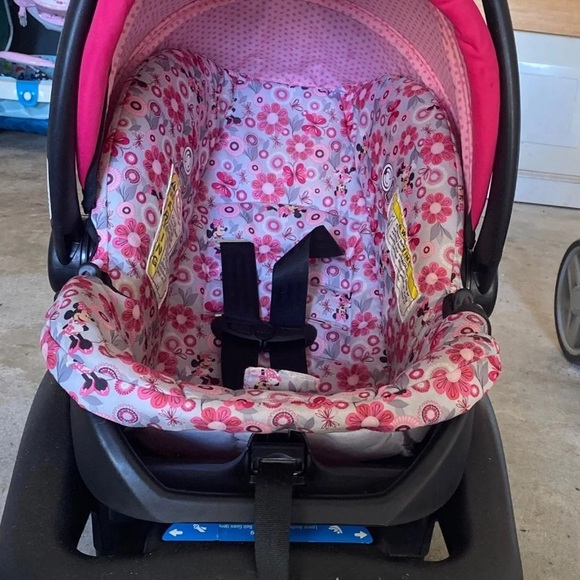 Minnie Mouse car seat & stroller - Picture 5 of 6